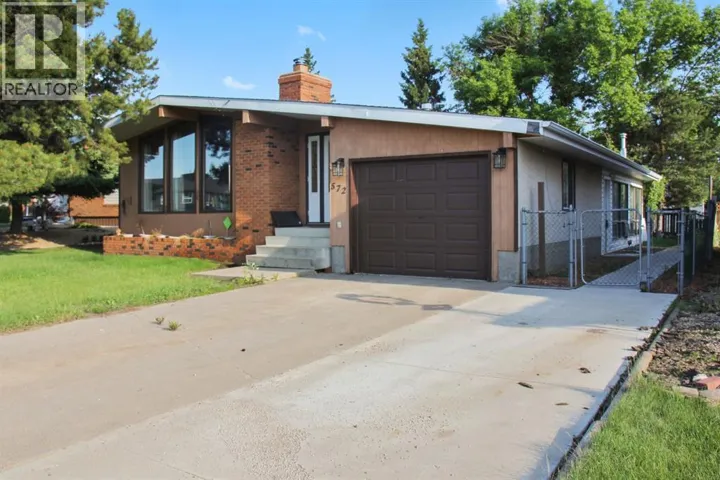 572 West Crescent, Forestburg, Alberta T0B1N0