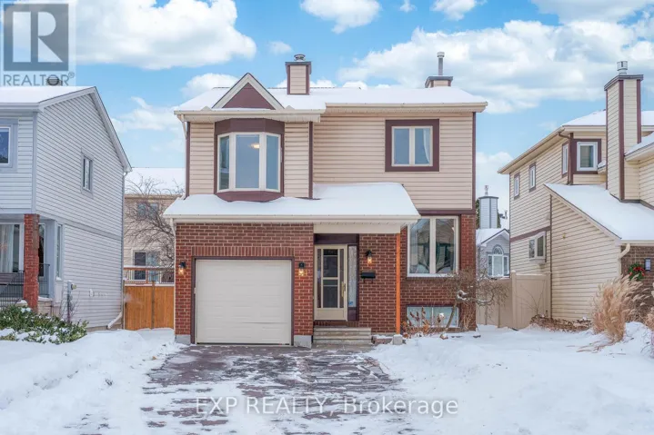 4 HUNTERSFIELD DRIVE, Ottawa, Ontario K1T3E4