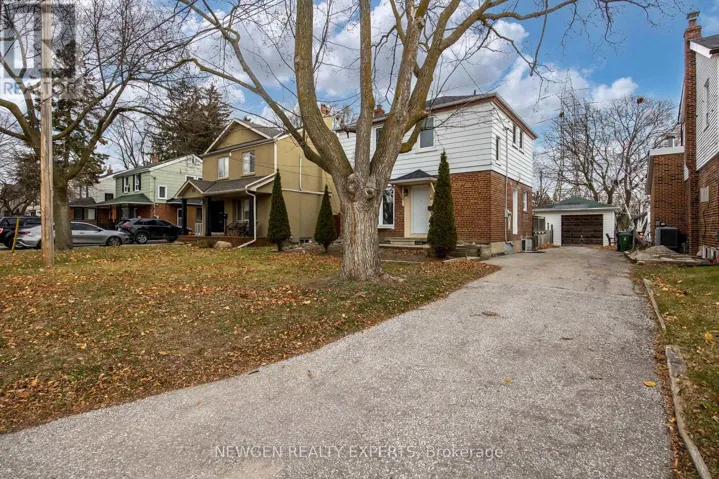 93 ASHBOURNE DRIVE, Toronto (Islington-City Centre West), Ontario M9B4H6
