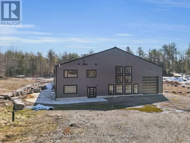2320 HIGHWAY 117, Lake of Bays (Mclean), Ontario P0B1A0