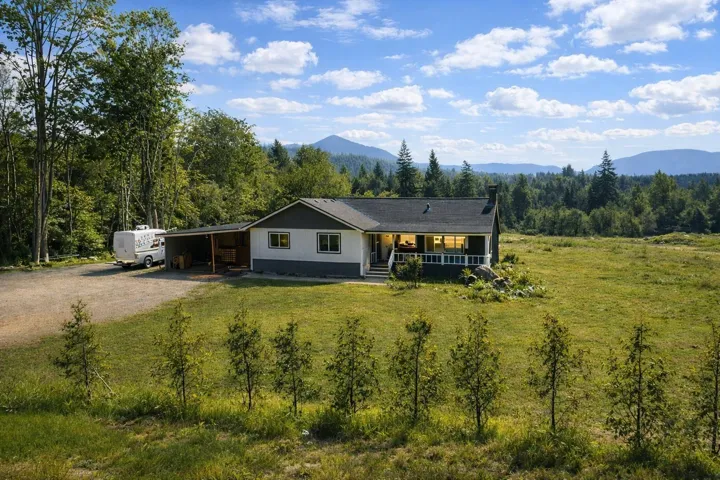 9386 CLAY STREET, Mission, British Columbia V4S1G2