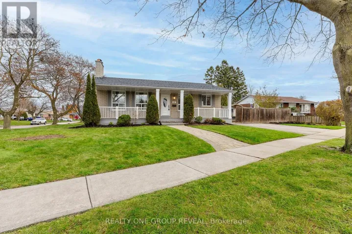 14 TAYLOR ROAD, Ajax (South East), Ontario L1S2X4