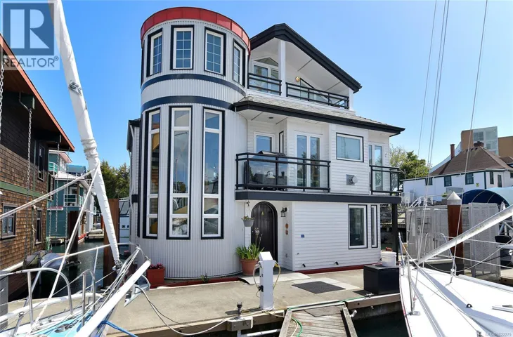 27 453 Head St, Esquimalt, British Columbia V9A5S1
