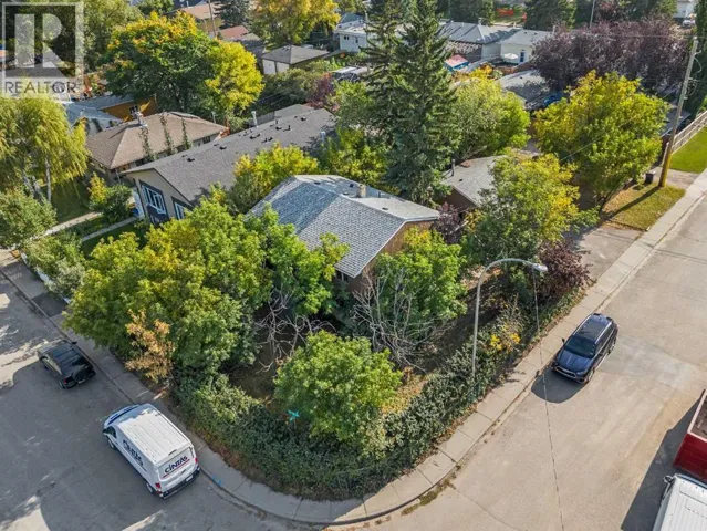 8039 36 Avenue NW, Calgary, Alberta T3B1V8