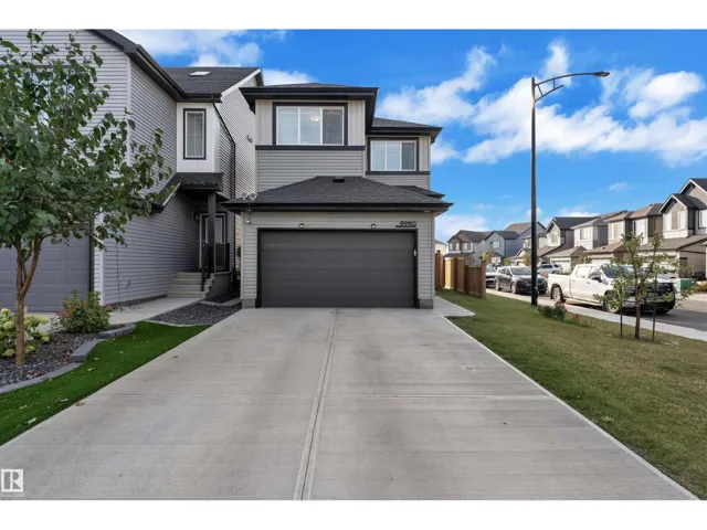 9990 205A ST NW, Edmonton, Alberta T5T7N4