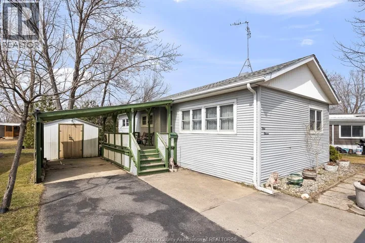 111 DANA DRIVE, Essex, Ontario N8M2A1