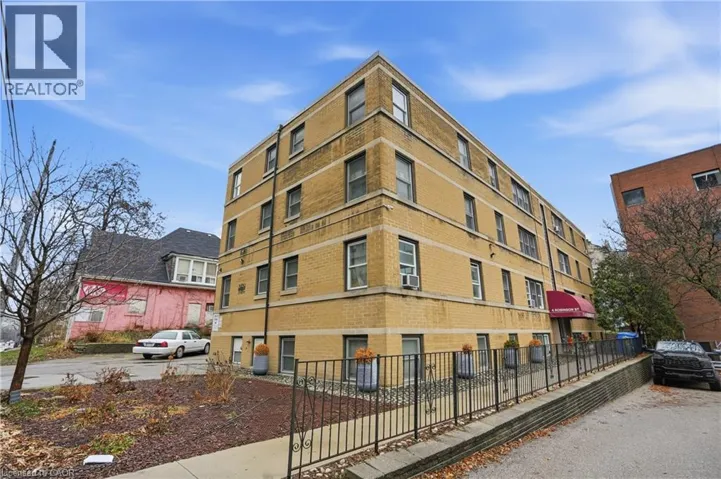 4 ROBINSON Street Unit# 9, Hamilton, Ontario L8P1Y5