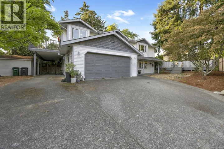 1616 Nelles Pl, Saanich, British Columbia V8N6L7