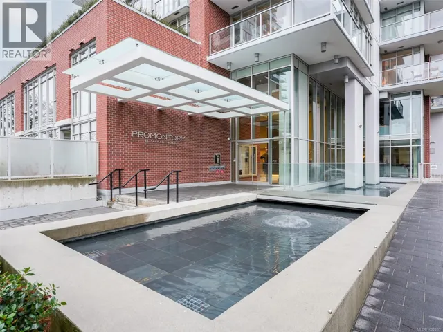 1007 83 Saghalie Rd, Victoria, British Columbia V9A0E7