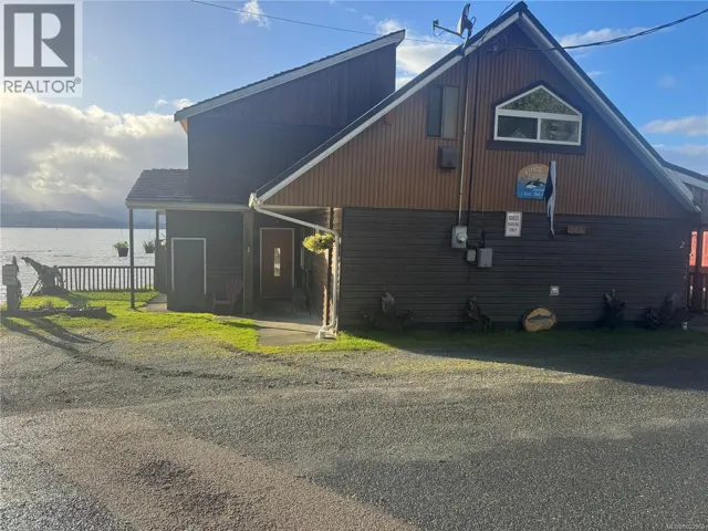 480 & 500 1st St, Malcolm Island, British Columbia V0N3E0