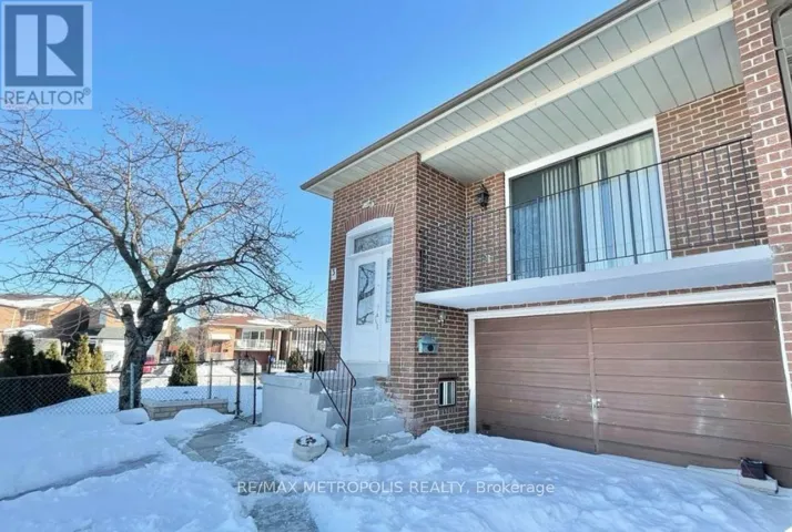 UPPER & LOWER - 3 PRAIRIE DUNES PLACE, Vaughan (Glen Shields), Ontario L4K2E4
