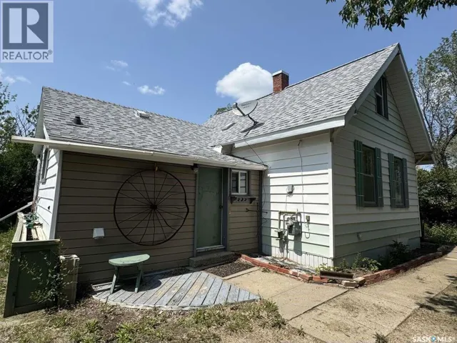 114 3rd AVENUE, Climax, Saskatchewan S0N0N0