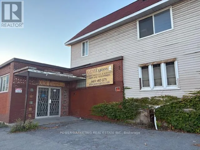 566 BAY STREET, Ottawa, Ontario K1R6B9