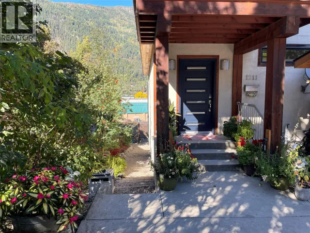 1211 Front Street, Nelson, British Columbia V1L4C1