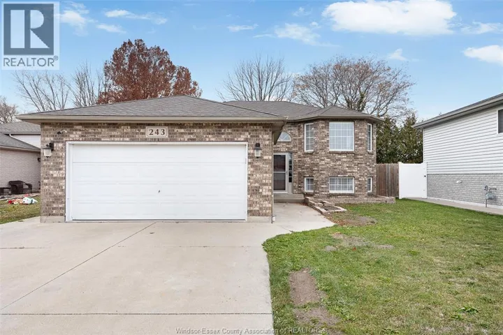 243 GAMMON CRESCENT, Lakeshore, Ontario N0R1A0