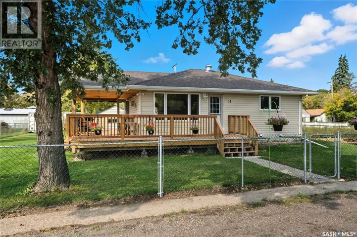 16 Walsh STREET, Qu'Appelle, Saskatchewan S0G4A0