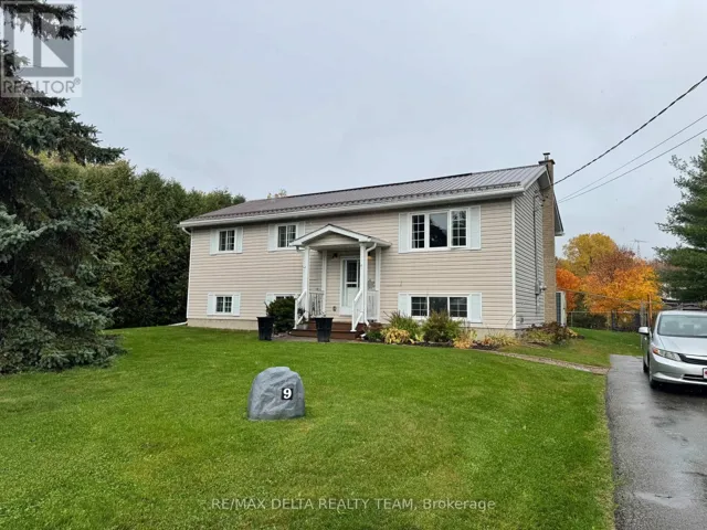 9 PERYL ROAD, Front of Yonge, Ontario K0E1R0