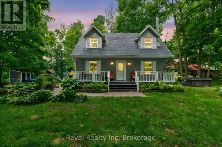 6 BAYSIDE ROAD, Tiny, Ontario L9M0H8