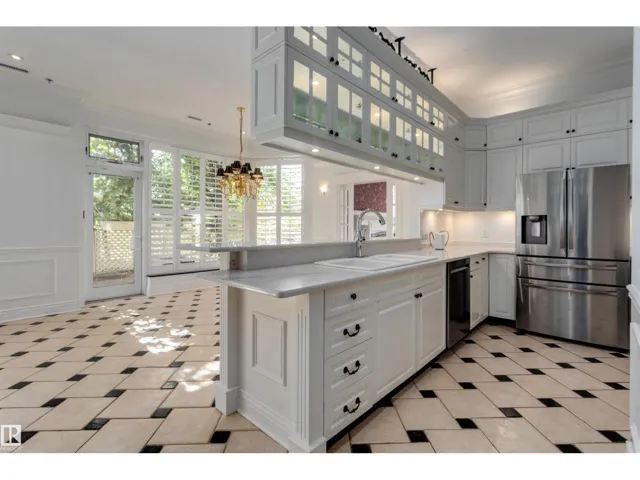 #102 11826 100 AV NW, Edmonton, Alberta T5K0K3