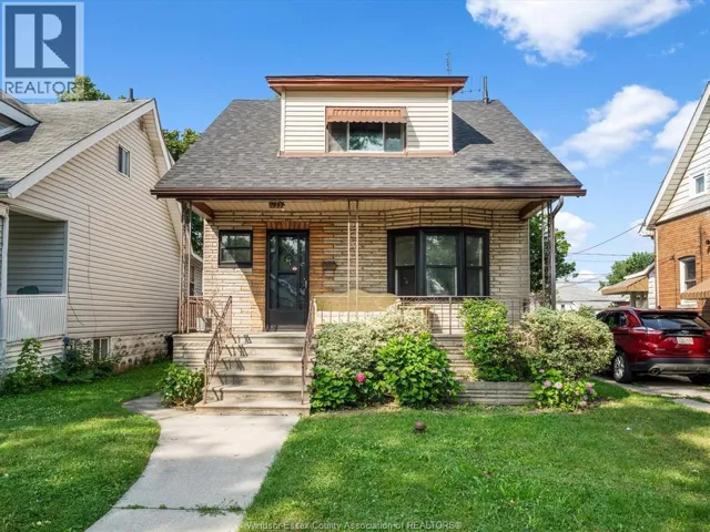 1133 MOY AVENUE, Windsor, Ontario N9A2P4