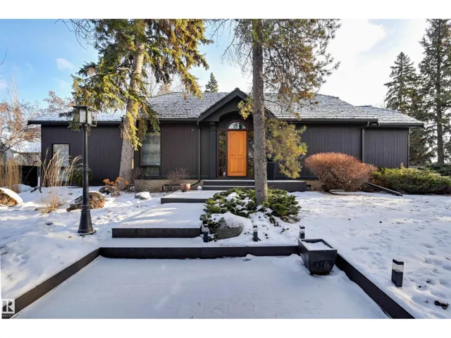 14232 RAVINE DR NW, Edmonton, Alberta T5N3M2