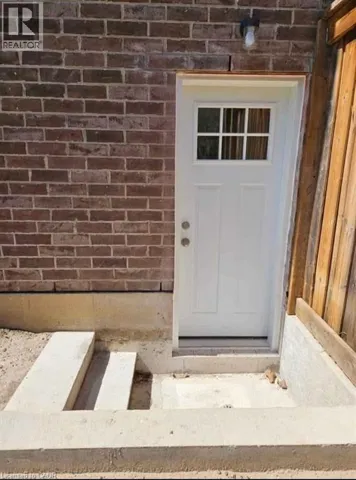 560 LANDGREN Court Unit# (Basement), Kitchener, Ontario N2A4J7