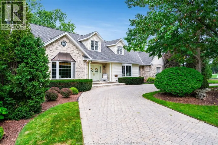 323 TALBOT STREET South, Essex, Ontario N8M1C2