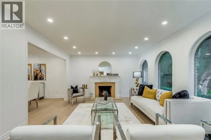 170 CAVENDISH Court, Oakville, Ontario L6J5S2