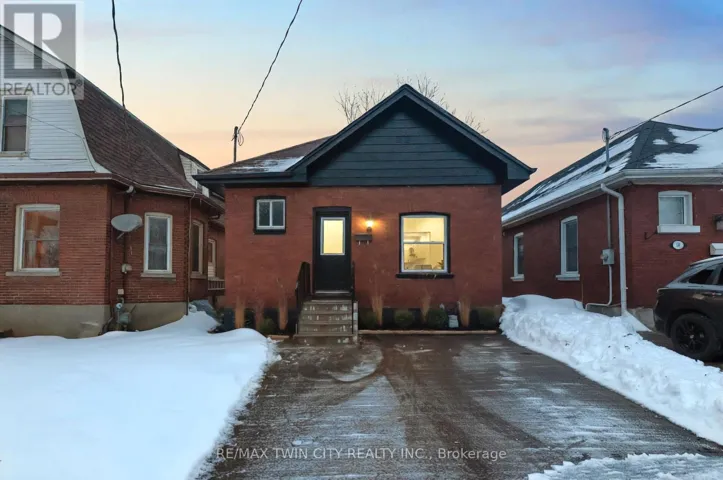 12 CARLYLE STREET, Brantford, Ontario N3T2C1