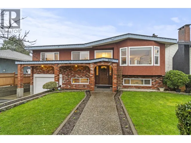 920 GROVE AVENUE, Burnaby, British Columbia V5B4G7