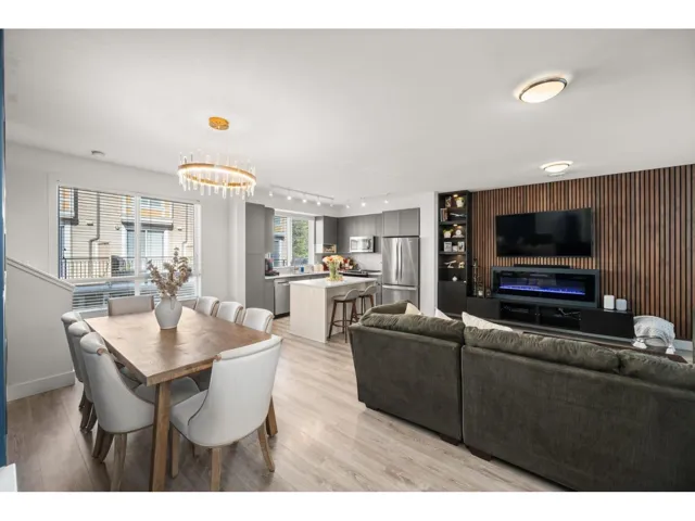 75 9718 161A STREET, Surrey, British Columbia V4N6S7