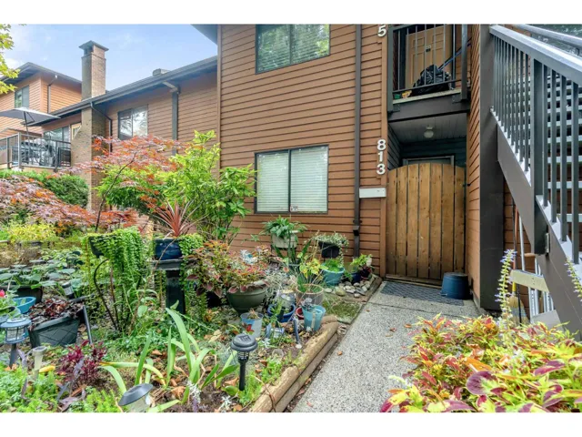 813 10620 150TH STREET, Surrey, British Columbia V3R7S1