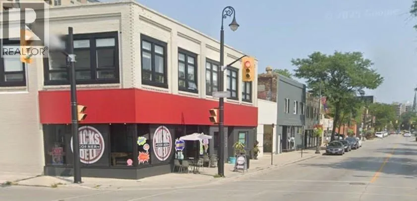 133 CHRISTINA STREET, Sarnia, Ontario N7T5H8