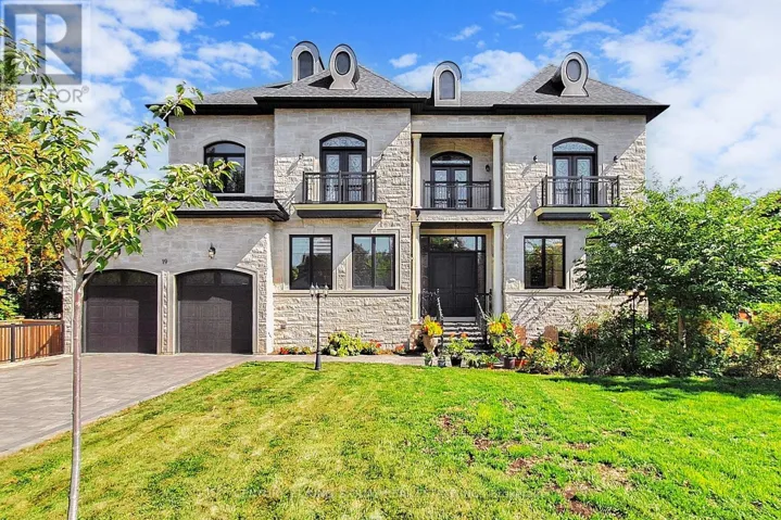 19 BLYTH STREET, Richmond Hill (Oak Ridges), Ontario L4E2Y2