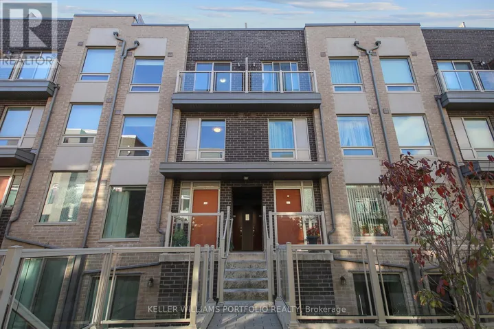 223 - 7 APPLEWOOD LANE, Toronto (Etobicoke West Mall), Ontario M9C0C1