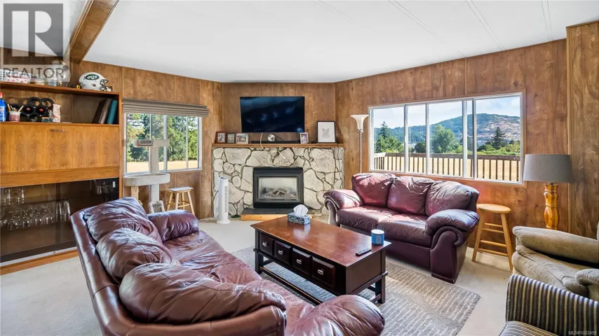 2442 Summerset Rd, Nanoose Bay, British Columbia V9P9E4