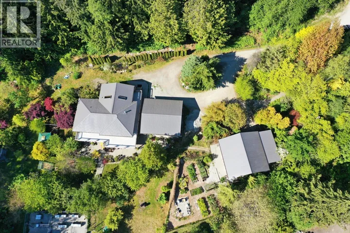 2855 LACEY PLACE, Roberts Creek, British Columbia V0N2W4