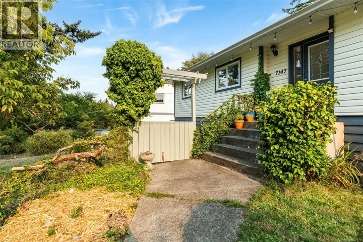 7147 Wright Rd, Sooke, British Columbia V9Z0S5