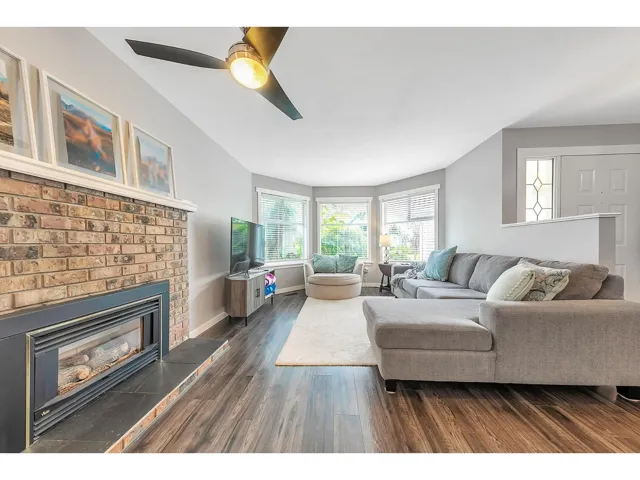 9286 212 STREET, Langley, British Columbia V1M2B5