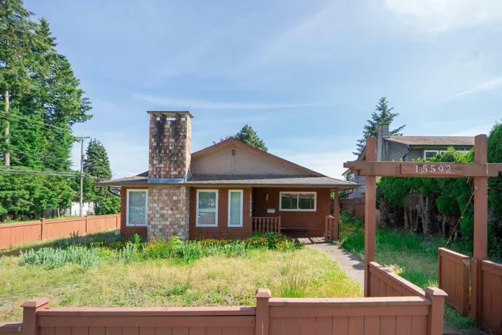 15592 100 AVENUE, Surrey, British Columbia V3R7S4