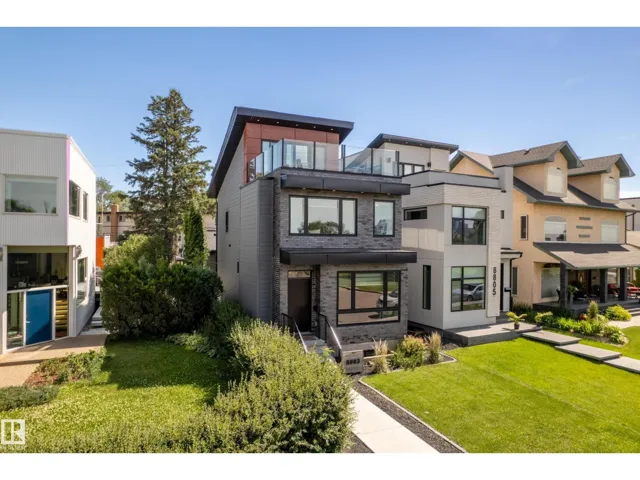 8803 STRATHEARN DR NW, Edmonton, Alberta T6C4C8