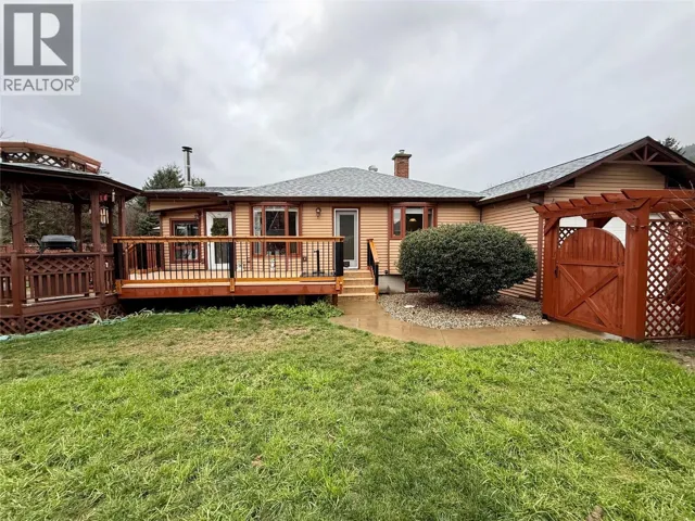 1094 Wanjoff Road, Robson, British Columbia V0G1X0