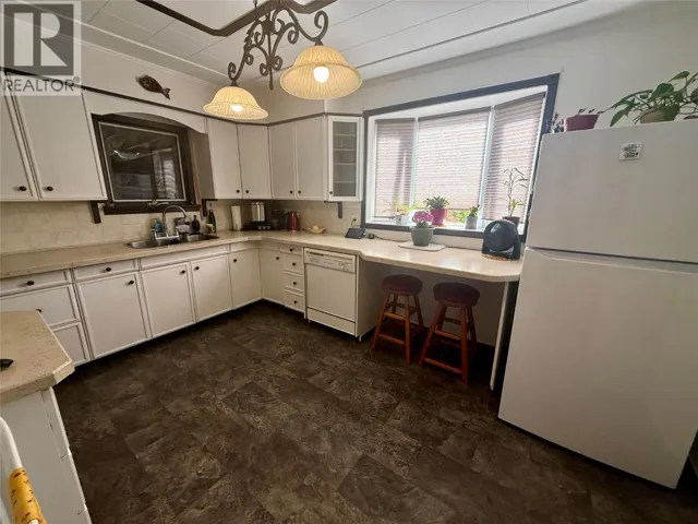 1094 Wanjoff Road, Robson, British Columbia V0G1X0