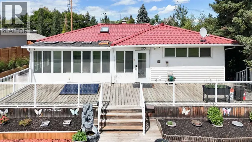 85 Malibou Road SW, Calgary, Alberta T2V1X4