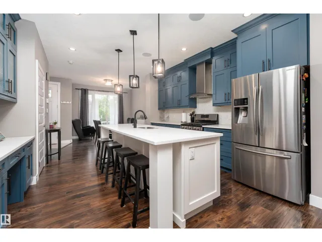 10706 67 AV NW, Edmonton, Alberta T6H1Z9