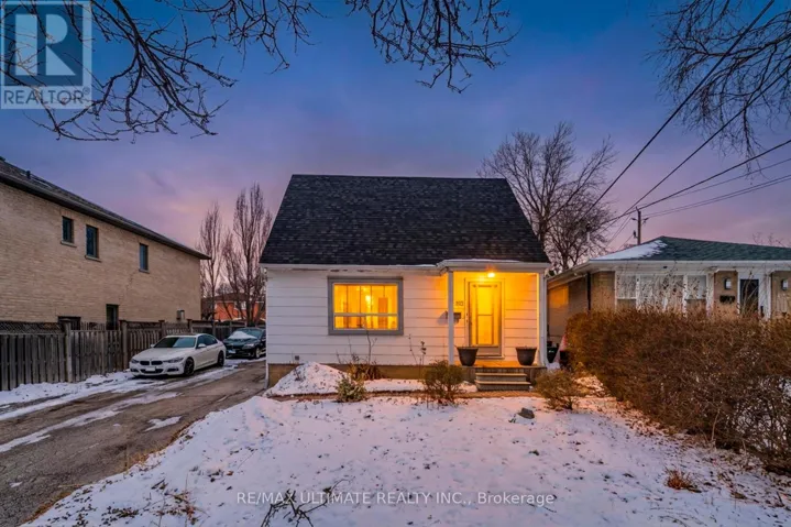 102 AURA LEA BOULEVARD, Toronto (Humberlea-Pelmo Park), Ontario M9M1K5