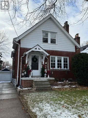 26 TENTH STREET, Toronto (New Toronto), Ontario M8V3E8