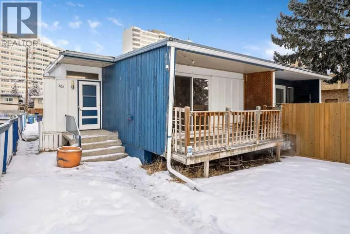 706 68 Avenue SW, Calgary, Alberta T2V0N2