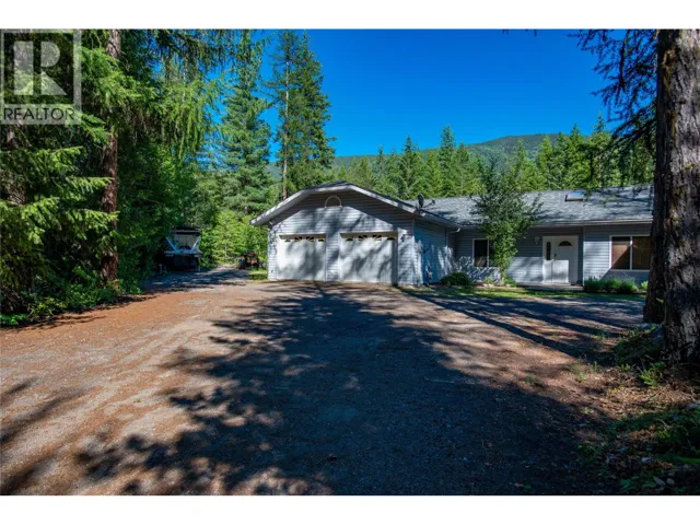 2222 JENISA Road, Castlegar, British Columbia V1N2L8