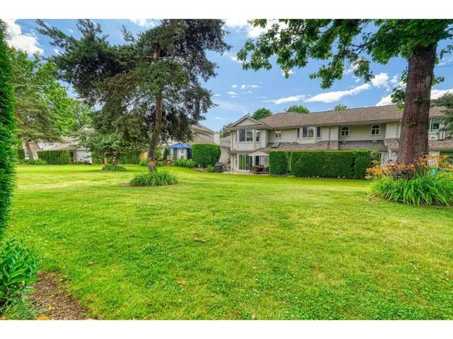 102 9045 WALNUT GROVE DRIVE, Langley, British Columbia V1M2E1